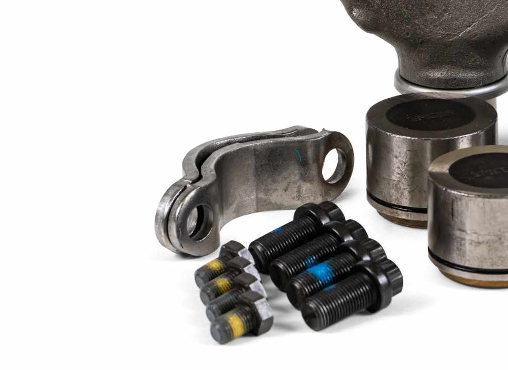 5676X - Dana - Spicer U-Joint 1810 Series Hr Style W/Hardware 5676X - Dana - Spicer U-Joint 1810 Series Hr Style W/Hardware